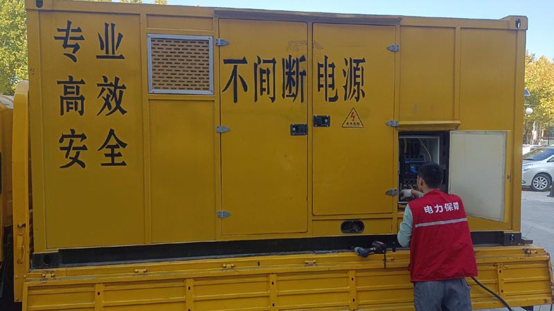 汾西柴油发电机组和UPS电源配合使用时，如何避免切换过程中的电力中断？